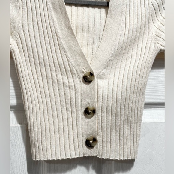 Madewell Brenville Crop Cardigan Wool Blend Sweater in Antique Cream Ribbed XS - Picture 7 of 11